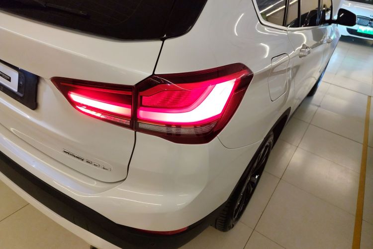 宝马X1 2021款 sDrive20Li 时尚型车身外观6006