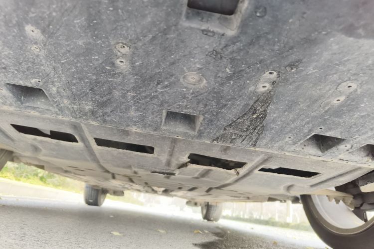 雪铁龙 凡尔赛C5 X 2021款 1.6T 耀不凡局部细节9008