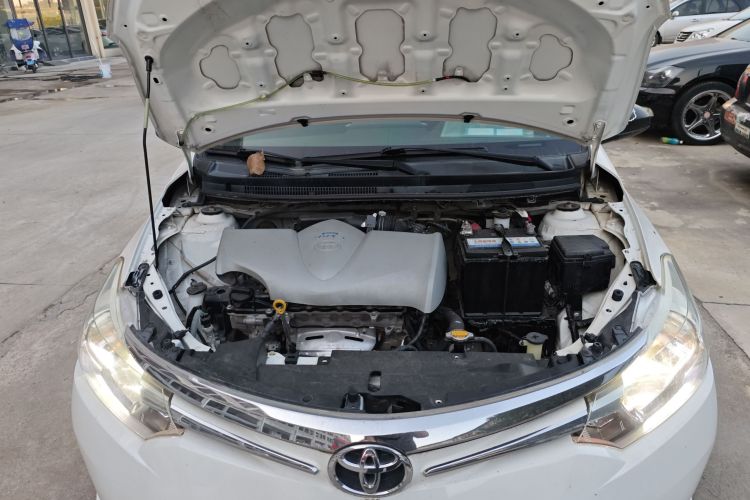 丰田 威驰 2014款 1.3L 手动超值版机舱底盘24