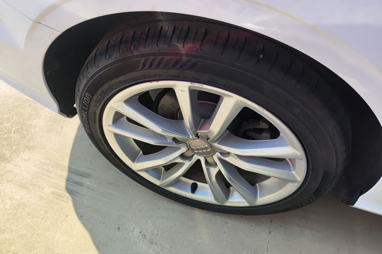 奥迪A3 2018款 30周年年型 Limousine 35 TFSI 进取型车身外观6003