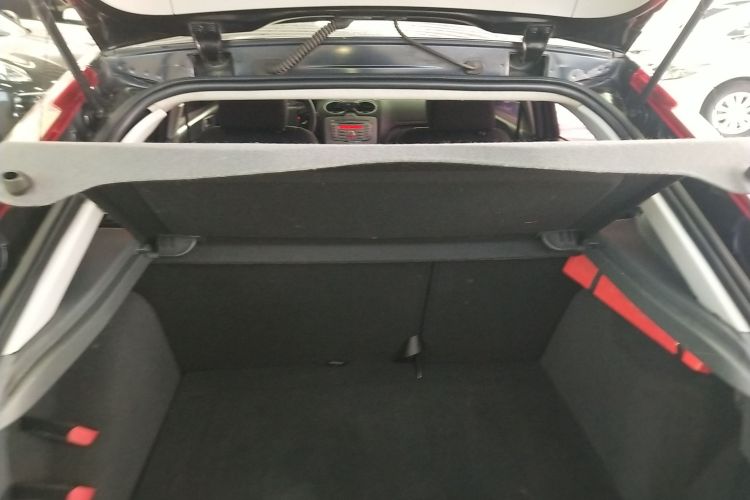 福特 福克斯 2013款 两厢经典 1.8L 手动基本型机舱底盘23