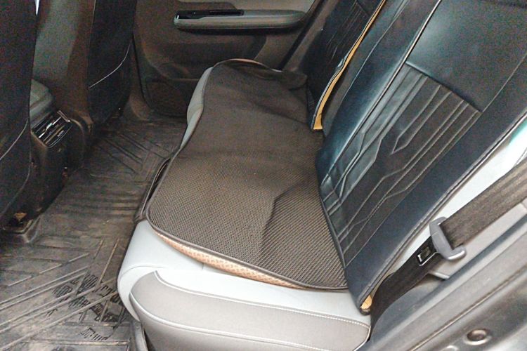 埃安 AION Y 2023款 Younger中控内饰7004