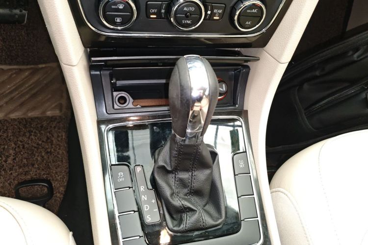 大众 帕萨特 2013款 1.8TSI DSG政府采购版局部细节18