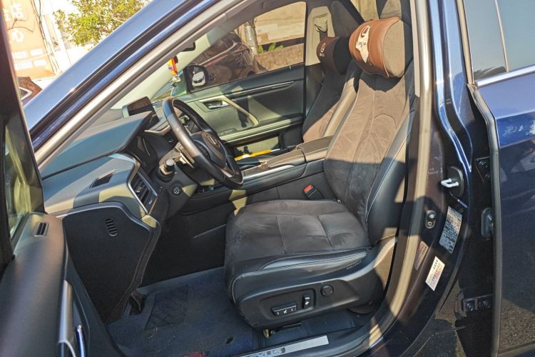 雷克萨斯RX 2020款 300 两驱精英版 国VI中控内饰19