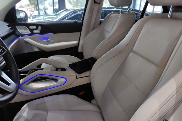 奔驰GLE 2020款 GLE 450 4MATIC 时尚型中控内饰19