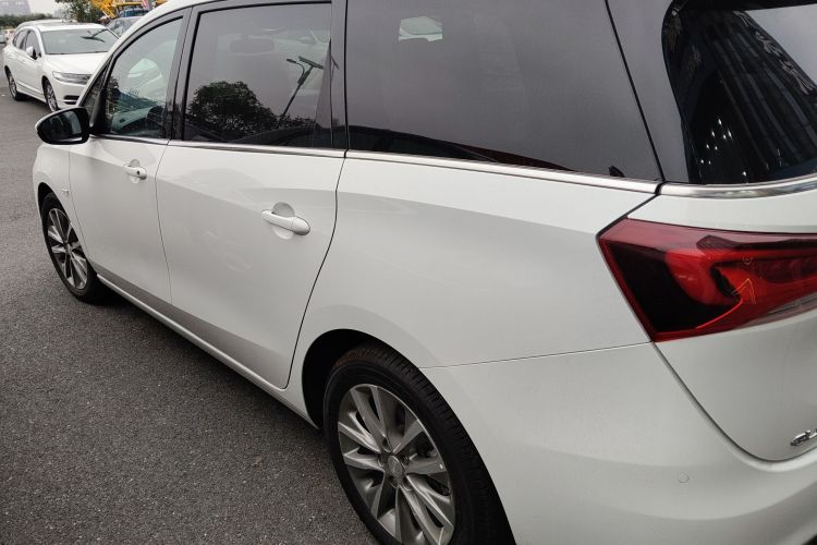 别克GL6 2021款 323T 轻混动互联豪华型车身外观4