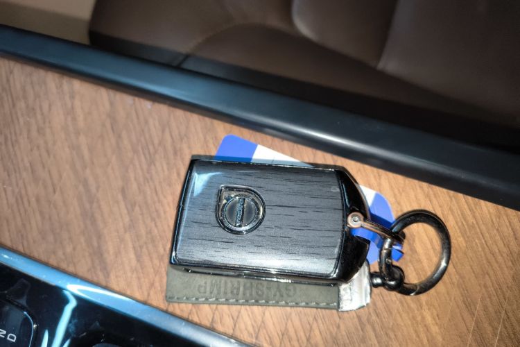 沃尔沃S90 2024款 B5 智逸豪华版中控内饰7001