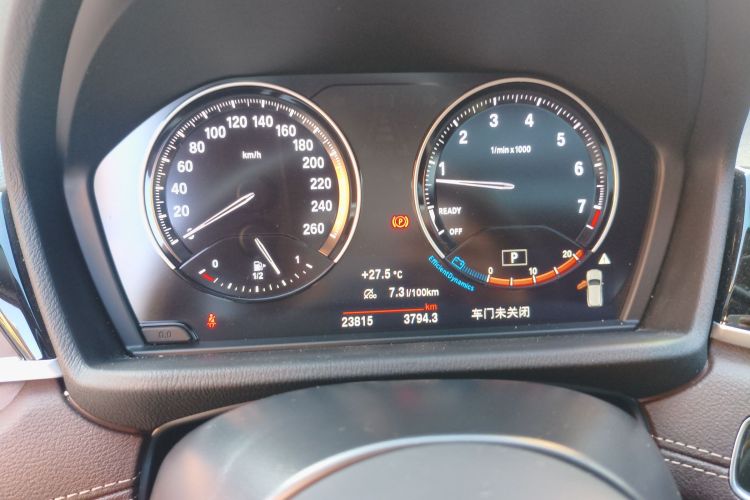 宝马X2 2023款 sDrive25i M运动曜夜版中控内饰14