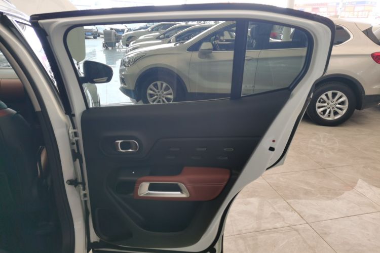 雪铁龙 天逸 C5 AIRCROSS 2017款 380THP 豪华型中控内饰45