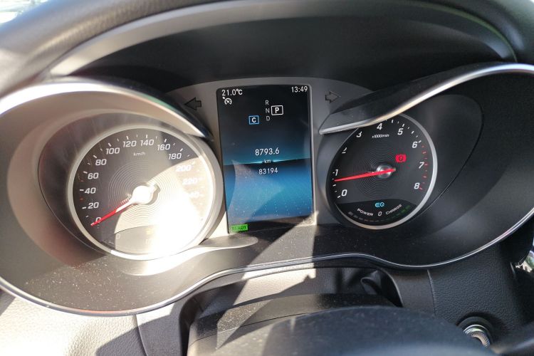 奔驰C级 2019款 C 260 运动版中控内饰15