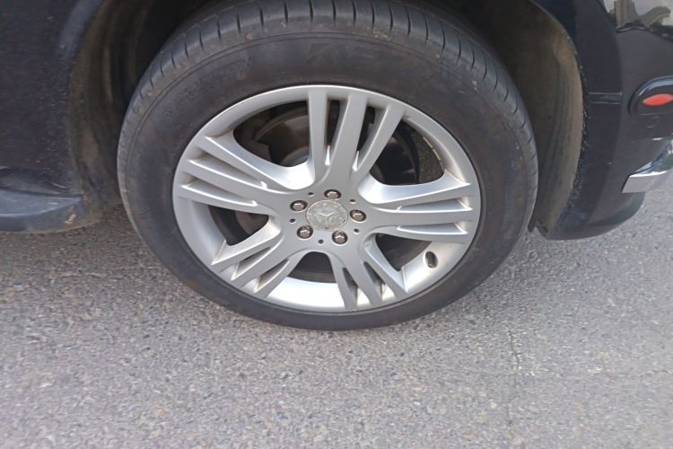 奔驰GLK级 2014款 GLK 260 4MATIC 动感型车身外观6002