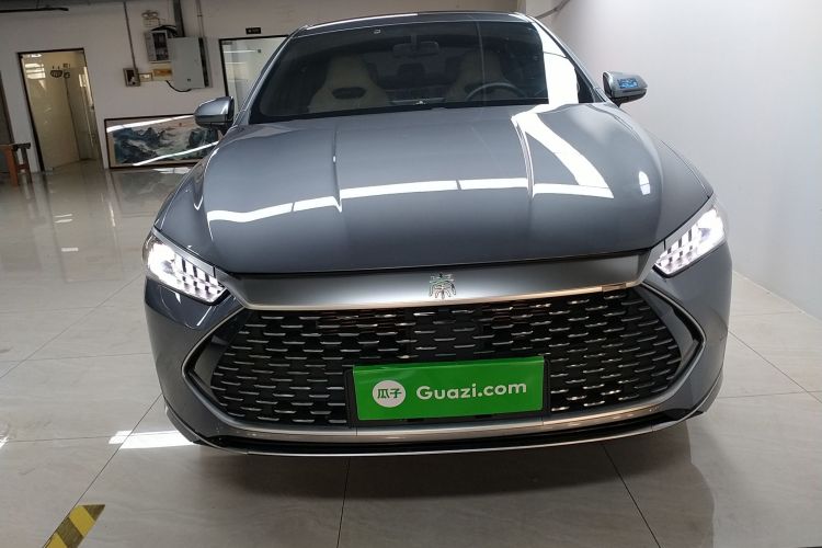 比亚迪 秦PLUS 2024款 荣耀版 DM-i 55KM领先型车身外观2