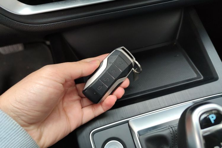 比亚迪 秦Pro 2020款 超越版 1.5TI 自动旗舰型中控内饰7001