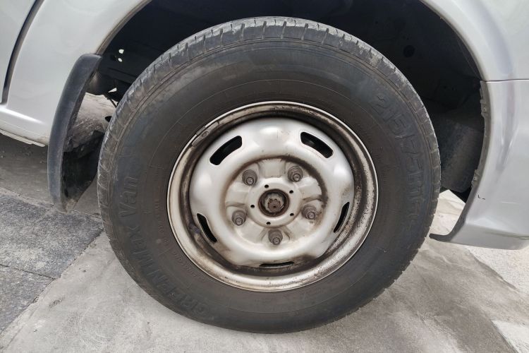 江铃福顺 2023款 2.0T 手动短轴中顶商运型多功能乘用车5座车身外观10