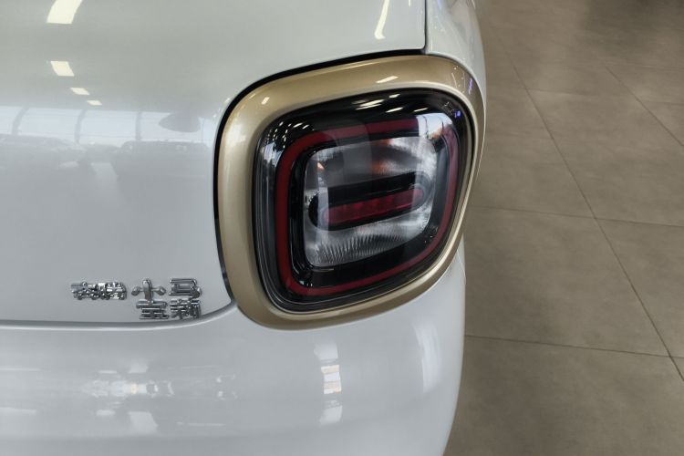 奔腾小马 2025款 222km 闪电马车身外观9