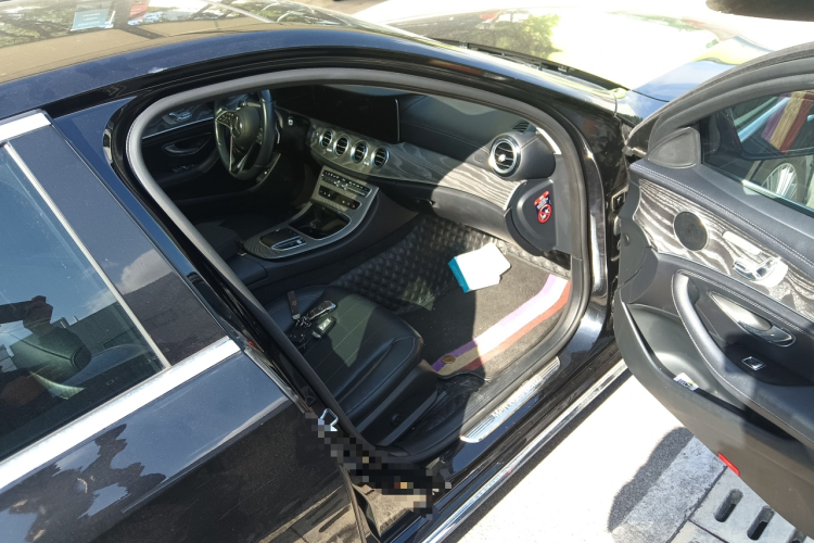 奔驰E级 2021款 E 300 L 时尚型局部细节9005