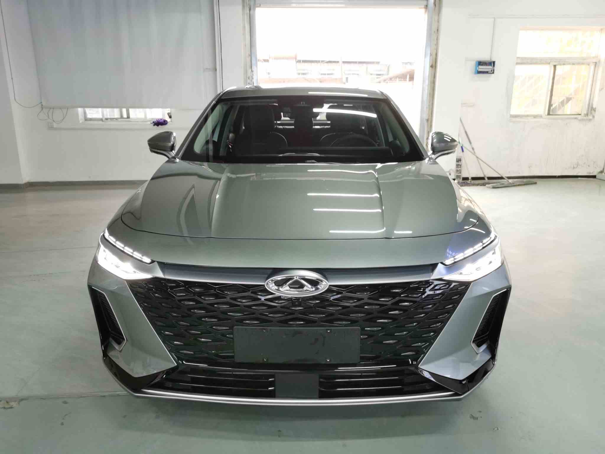 奇瑞 艾瑞泽8 2024款 1.6T DCT睿(1)