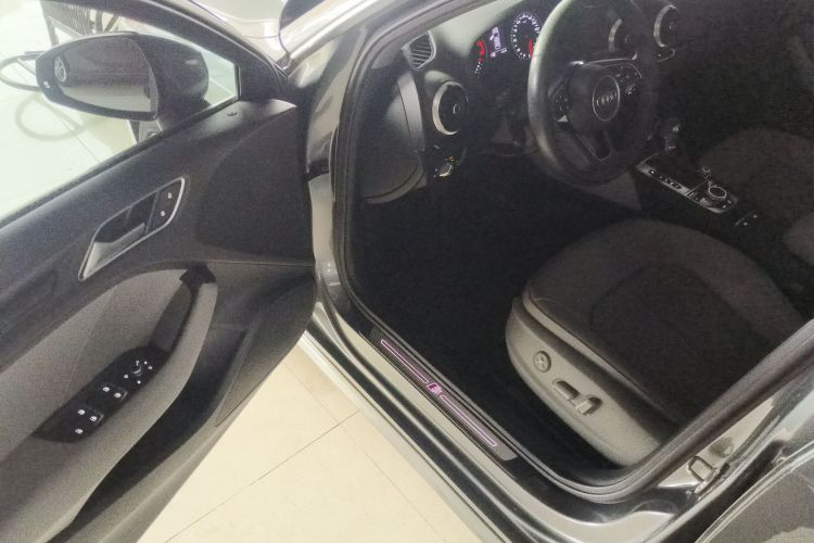 奥迪A3 2020款 Sportback 35 TFSI 时尚型 国VI中控内饰7003