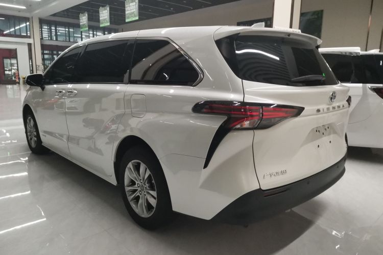 丰田 赛那SIENNA 2023款 2.5L混动 舒适版车身外观4