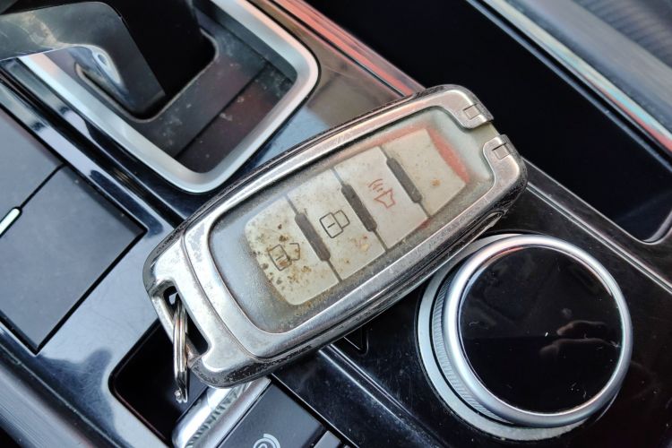 长城 炮 2021款 2.0T商用版自动柴油四驱精英型长箱GW4D20M中控内饰7001