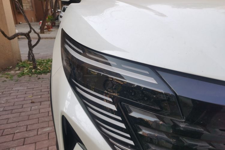 日产 逍客 2025款 荣誉 2.0L CVT XV+领先版车身外观8