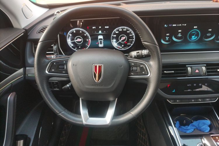 红旗HS5 2022款 改款 2.0T 智联旗享版中控内饰13