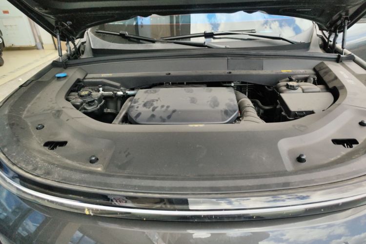 理想汽车 理想L8 2023款 Air机舱底盘24