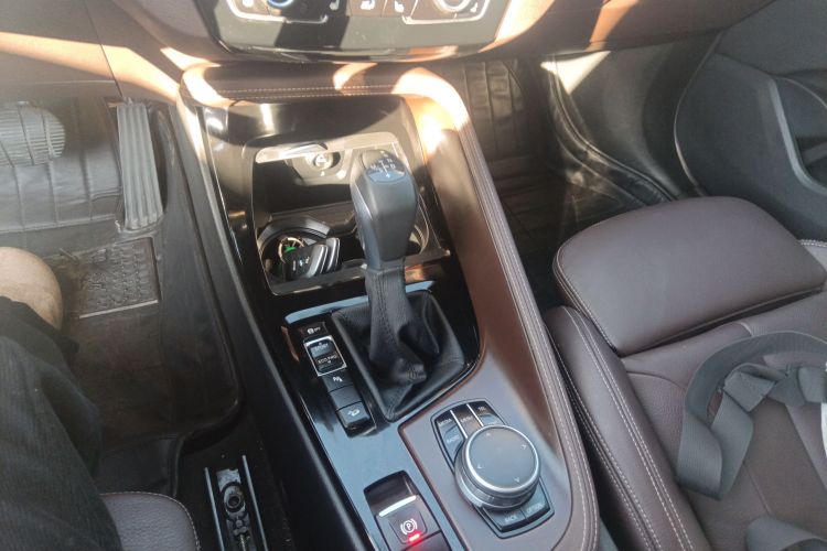 宝马X1 2016款 xDrive20Li 豪华型局部细节18