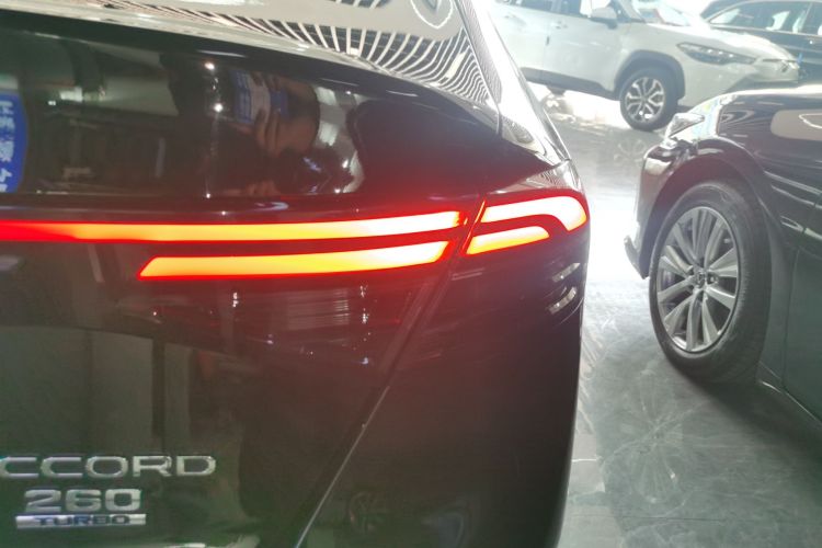 本田 雅阁 2023款 260TURBO 智享版车身外观9