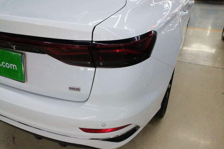 吉利汽车 帝豪 2023款 第4代冠军版 1.5L CVT旗舰型车身外观9