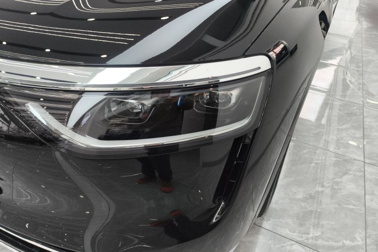 鸿蒙智行 问界M8 2025款 增程 Max+版 53.4kWh 6座版局部细节36