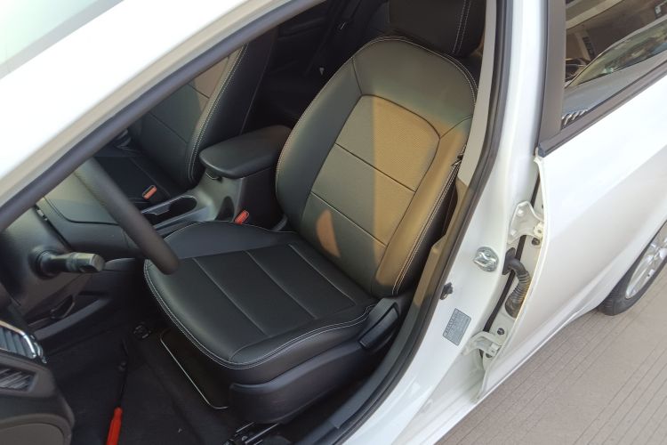 起亚K3 2015款 1.6L 自动GL局部细节19