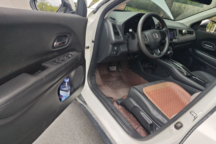 本田 缤智 2015款 1.8L CVT两驱精英型中控内饰7003