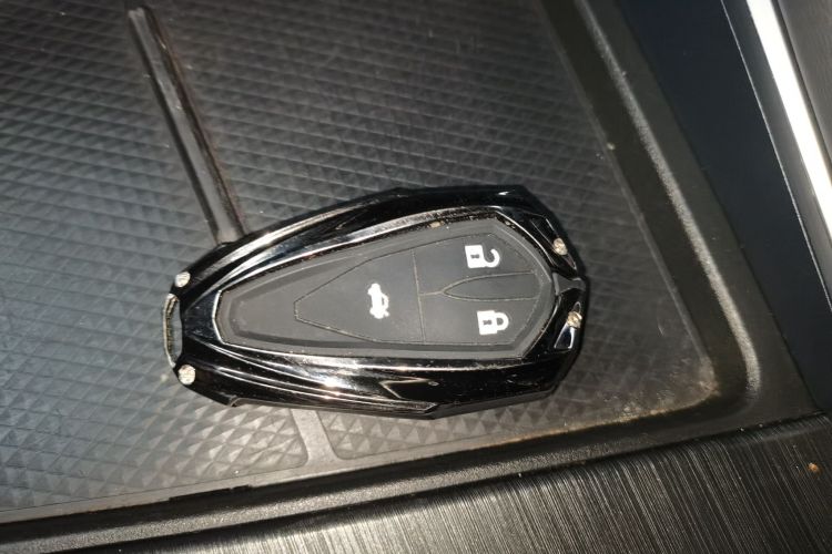 长安UNI-T 2020款 1.5T 尊贵型中控内饰11