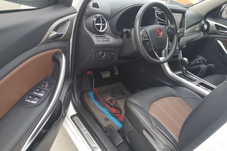 比亚迪 宋 2018款 1.5TID 自动智联尊贵型中控内饰7003