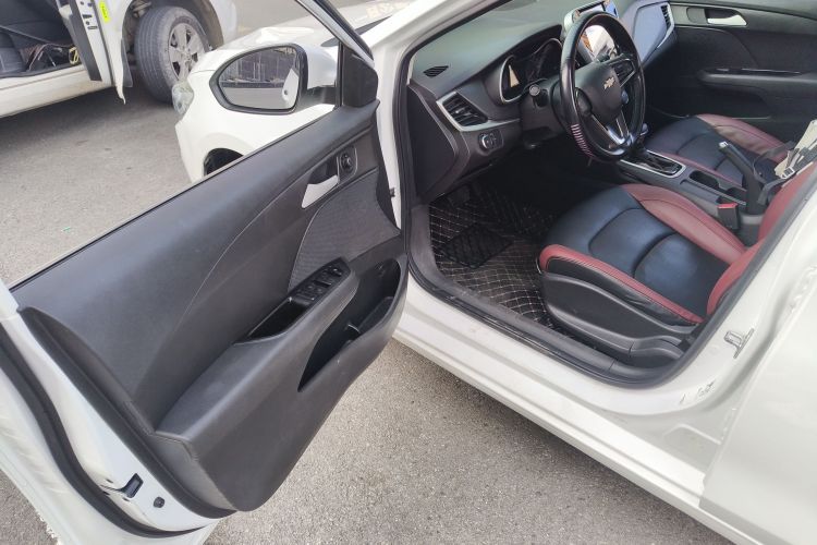 雪佛兰 科沃兹 2019款 320 自动欣享天窗版中控内饰20