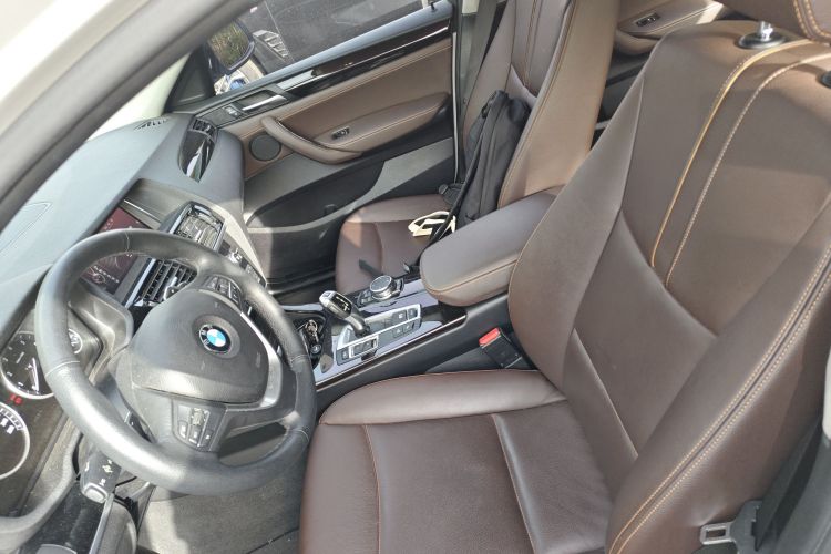 宝马X4 2014款 xDrive20i X设计套装局部细节19