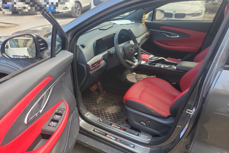 长安UNI-T 2020款 1.5T 尊贵型中控内饰7003