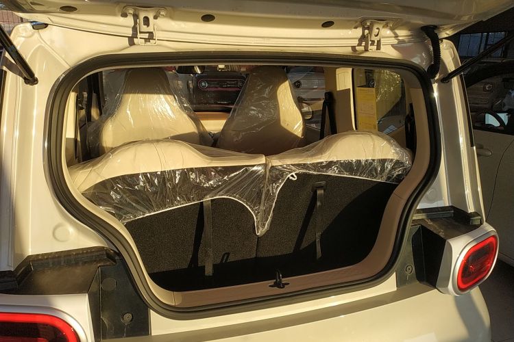 五菱汽车 宏光MINIEV 2024款 第三代 215km 青春版机舱底盘23