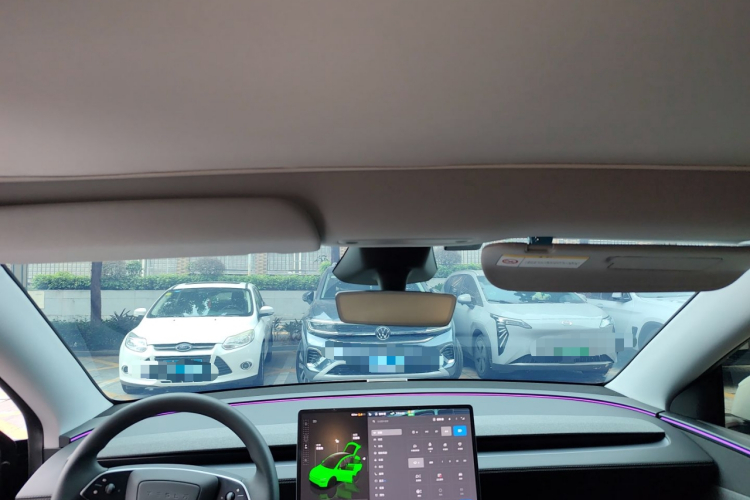 特斯拉 Model Y 2025款 后轮驱动版中控内饰22