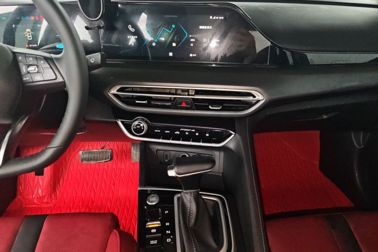 长安 逸动 2021款 PLUS 蓝鲸NE 1.4T GDI DCT尊贵型局部细节16