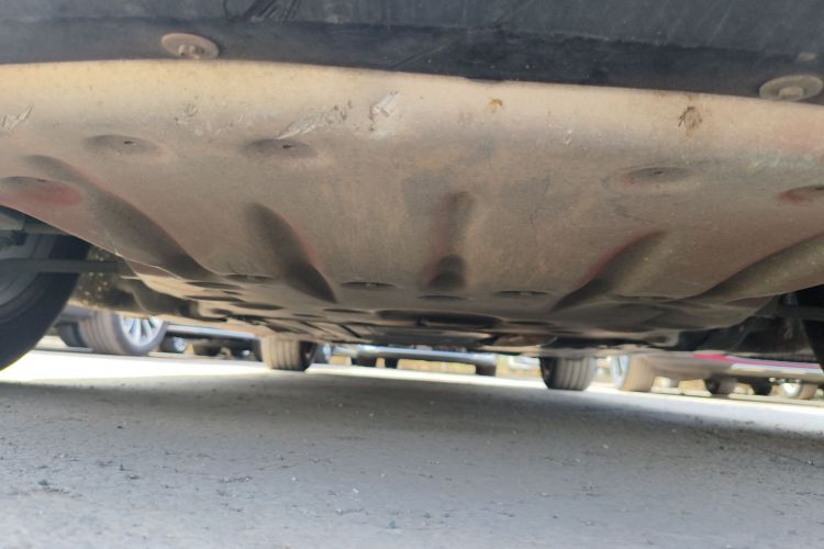 宝马3系 2015款 316i 运动设计套装局部细节9007