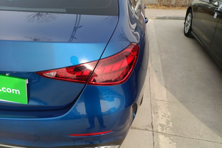 奔驰C级 2022款 改款 C 200 L 运动版车身外观9