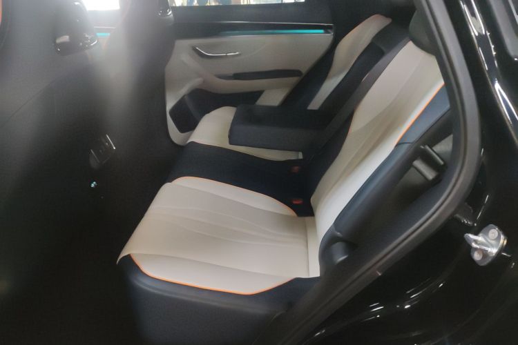 比亚迪 宋PLUS新能源 2024款 荣耀版 DM-i 71km 豪华型中控内饰21