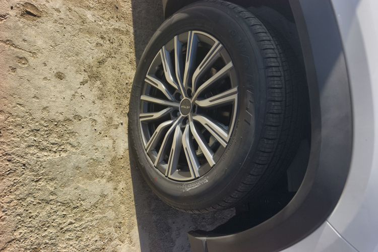 捷途X90 PLUS 2023款 改款 1.6TD DCT别墅 7座车身外观10