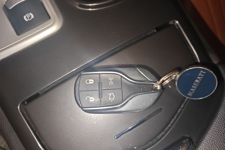 玛莎拉蒂 Ghibli 2014款 3.0T 标准版中控内饰7001