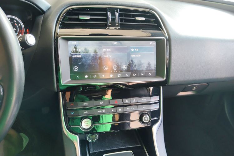 捷豹XEL 2019款 2.0T 200PS 尊享版中控内饰16