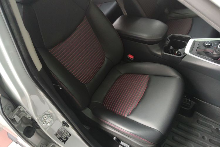 丰田 RAV4荣放双擎E+ 2021款 2.5L 两驱精英Pro局部细节41