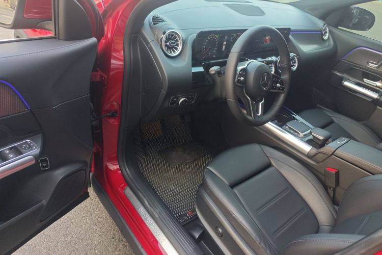 奔驰GLA 2023款 GLA 220中控内饰7003