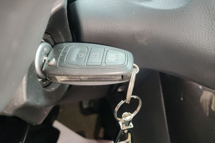 福特 福克斯 2018款 两厢经典 EcoBoost 125 自动超能风尚型智行版中控内饰11